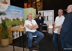 Engbert Dunnink en Jochem Prinsen bij FrieslandCampina. Engbert: "We hebben zeker nog ruimte voor meer bio-melk."